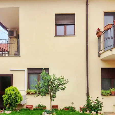 2 Bedrooms With Garden&wifi At Appartement Nichelino